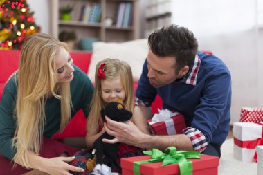 Noel zamanında genç ailesi