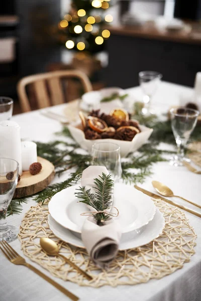 Esstisch Bereit Für Heiligabend — Stockfoto