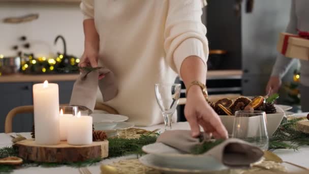 Man has surprise for his woman at Christmas. Shot with RED helium camera in 8K — Stock Footage Man Has Surprise His Woman Christmas Shot Red Helium Camera Stock Video