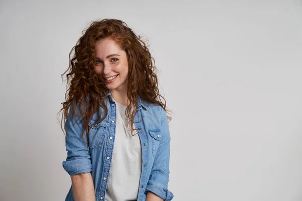 Beautiful Young Woman Curly Hair — Stock Photo, Image