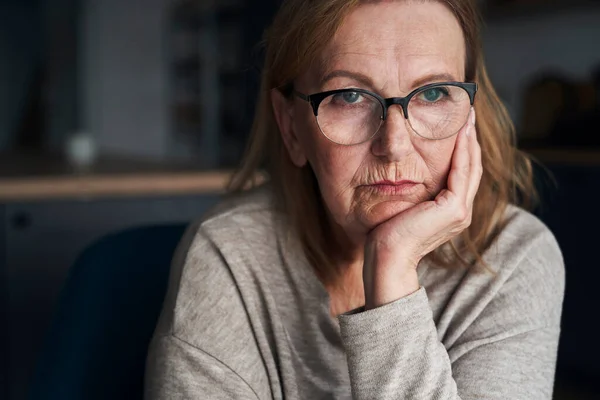 Miserable Thoughtful Caucasian Senior Woman Looking Away — Stock fotografie