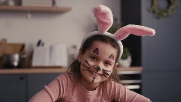 Portrait Caucasian Girl Painter Easter Bunny Face Shot Red Helium — Stock Video
