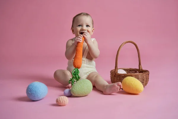 Retrato Bebé Sonriente Con Decoraciones Pascua —  Fotos de Stock