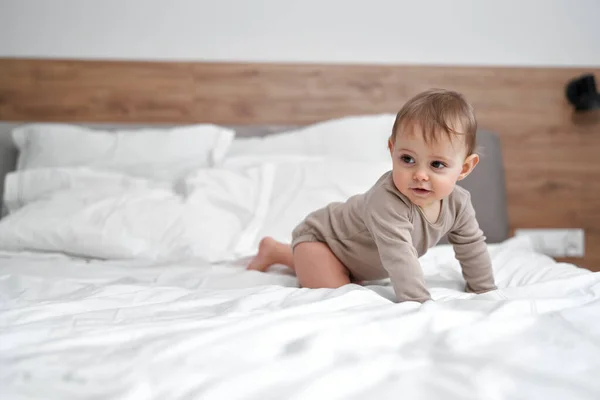 Caucasian Little Baby Girl Bed Home — Stock Photo, Image