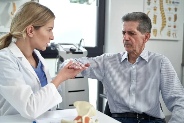 Kaukasischer Senior Hat Besuch Beim Arzt — Stockfoto