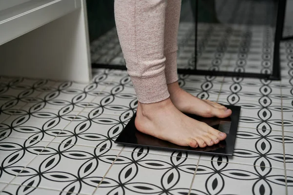 Caucasian Woman Standing Bathroom Scale — Stock Photo, Image