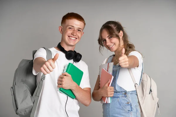 Happy Friends Showing Sign Grey Background — Photo