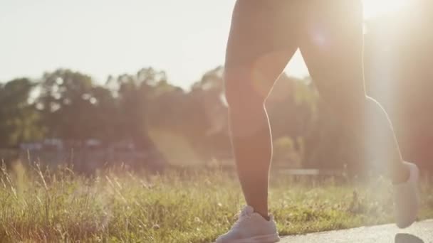 Woman Exercising Park Summer Day Shot Red Helium Camera — Vídeo de Stock