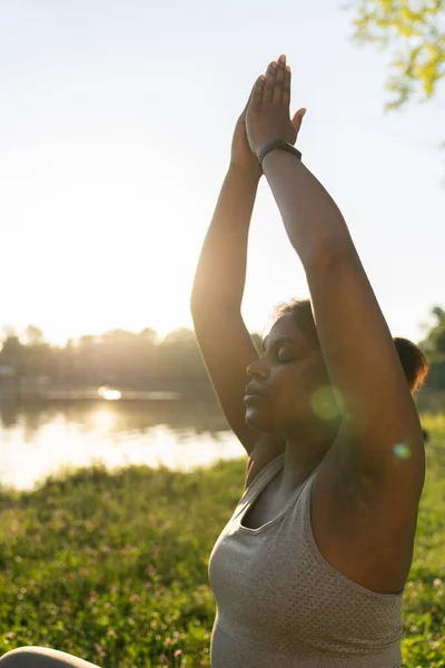 African American Woman Practicing Yoga Park — Stockfoto