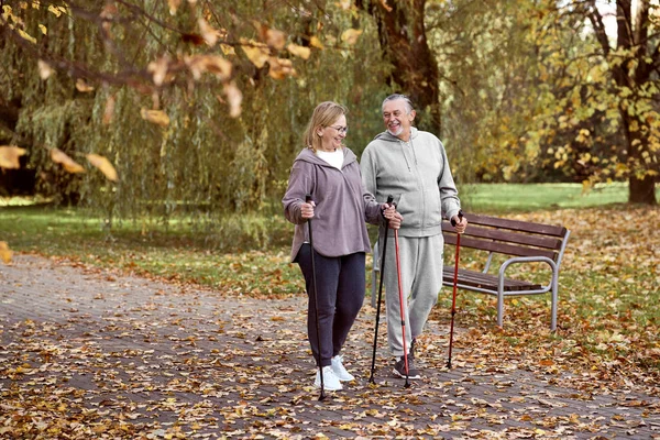 Senior Caucasian Couple Hiking Together Park — Stockfoto