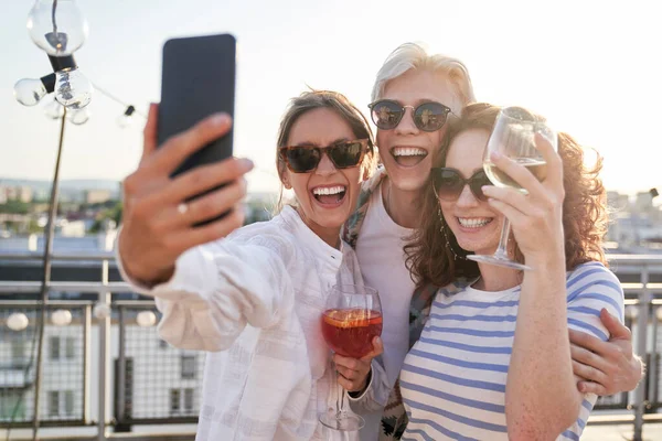 Group Friends Make Selfie Together Top Roof — Zdjęcie stockowe