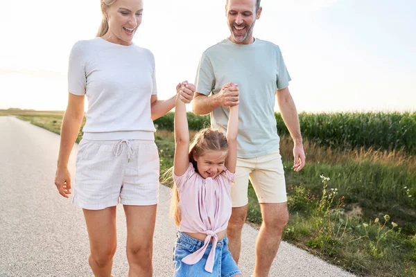 Family Three Caucasian People Spending Time Walking Village Road — Fotografia de Stock