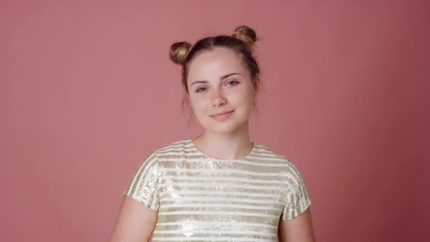 Portrait Smiling Caucasian Teenage Woman Shot Red Helium Camera — Wideo stockowe