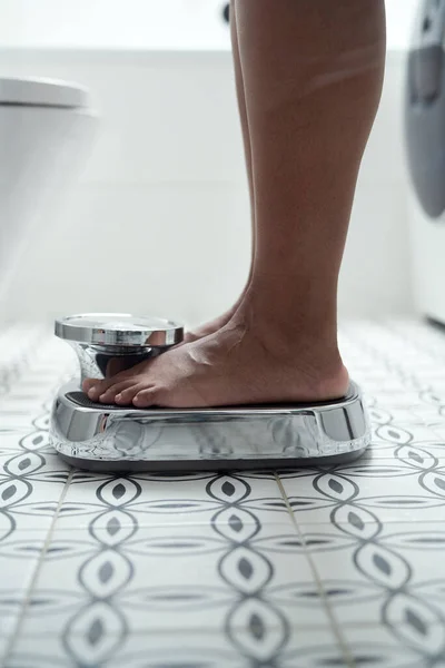 Feet Unrecognizable African American Woman Stepping Bathroom Scale — Stockfoto