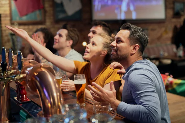 Multiracial Group Friends Cheering Soccer Fans Pub — Stockfoto