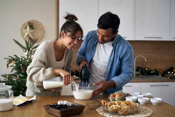 Multi Ethnicity Couple Making Cake Together Christmas Time — Stock Photo, Image