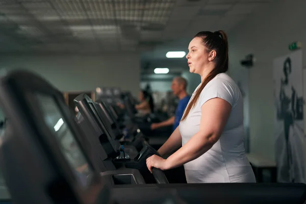 Size Caucasian Woman Running Treadmill Gym — Foto Stock