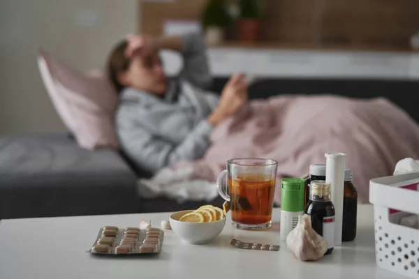 Tabla Llena Medicamentos Para Resfriado Gripe —  Fotos de Stock