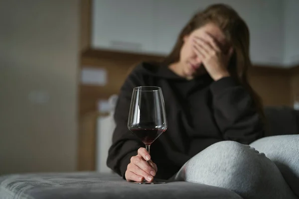 Caucasian Woman Alcoholism Sitting Sofa Holding Glass Wine — Stock Photo, Image