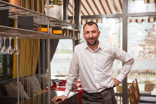 Cheerful Friendly Mle Waiter Welcoming You Restaurant — Stock Photo, Image