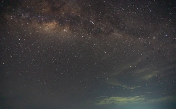 Φυσικό Τοπίο Στο Νυχτερινό Ουρανό Γαλακτώδη Τρόπο Γαλαξία Στην Ινδονησία — Φωτογραφία Αρχείου