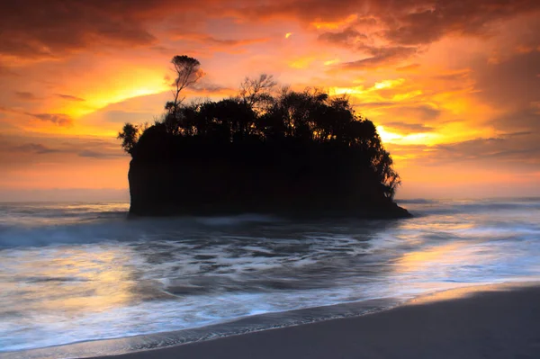 Pemandangan Panorama Keindahan Pantai Ketika Matahari Terbenam Indonesia — Stok Foto