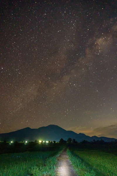 Paysage Indonésien Lors Une Belle Nuit Étoilée Sur Montagne — Photo
