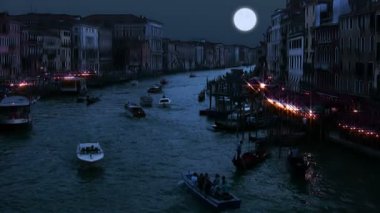 Dolunay büyük Kanal üzerinde