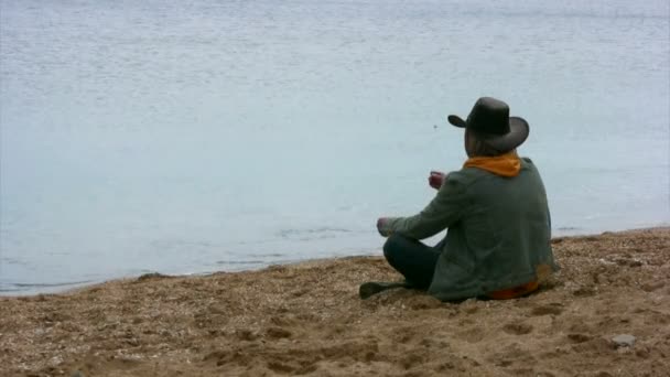 Cowboy und das Meer — Stockvideo