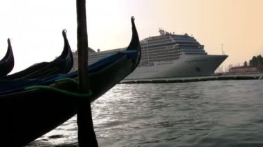 gondol ve cruise gemi