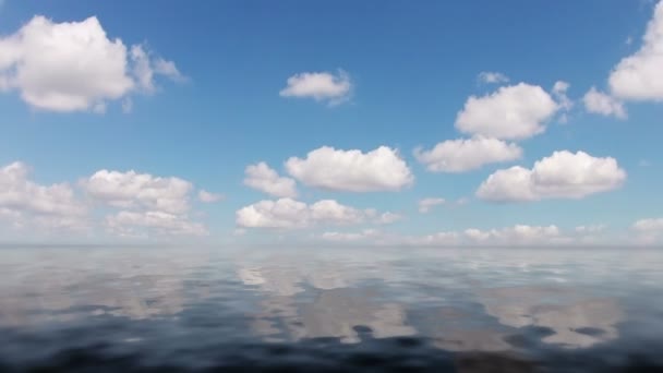 mraky a klidný oceán. timelapse