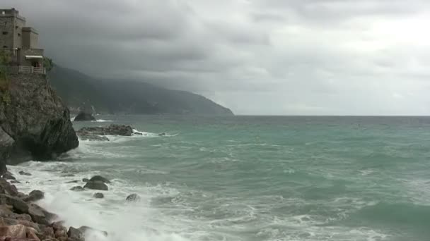 Dramatic sky above the shore of sea — Stock Video