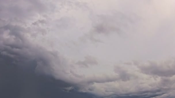 Schwere Wolken im Zeitraffer — Stockvideo