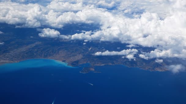 Über den Wolken fliegen — Stockvideo