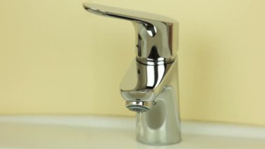 musluk lavabo. Dikişsiz ilmekledi