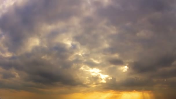 Coucher de soleil et nuages colorés. Temps écoulé — Video