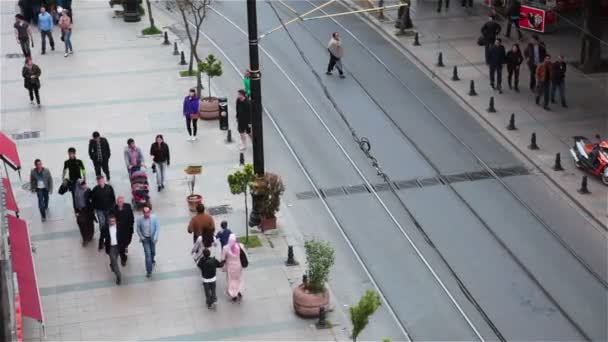 Vue d'en haut sur la rue Istanbul — Video
