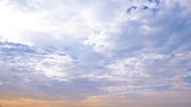 Wolken auf mehreren Ebenen. Zeitraffer — Stockvideo