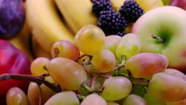 Frutta e bacche. Primo piano — Video Stock