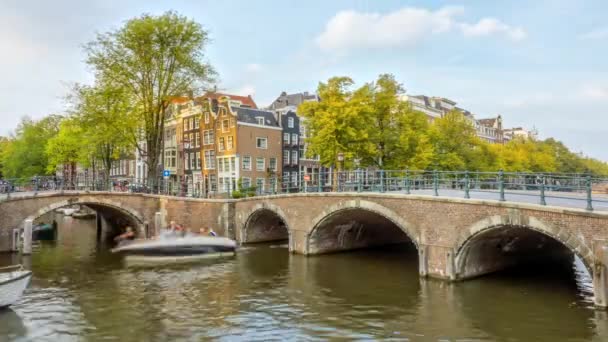 Nederland Zomeravond Het Kruispunt Van Twee Grachten Amsterdam Druk Verkeer — Stockvideo