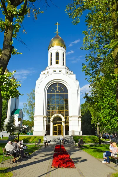 Kaplica Świętego Piotra i fevronia placu zwycięstwa. Kaliningrad (do 1946 Królewca), Federacja Rosyjska — Zdjęcie stockowe