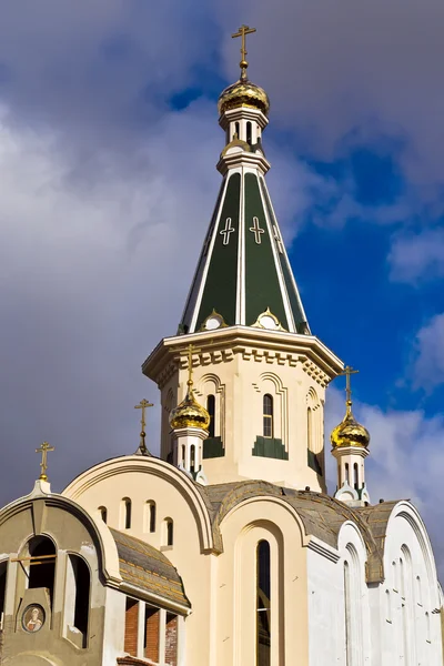 A cúpula do templo do grande mártir Tatiana. Kaliningrado (até 1946 Koenigsberg), Rússia — Fotografia de Stock