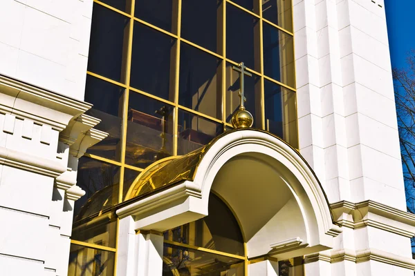 Часовня Св. Петра и Февронии (фрагмент фасада). Калининград (до Кенигсберга), Россия — стоковое фото