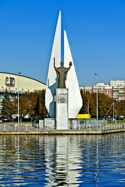 Памятники рыбакам и Николаю Чудотворцу. Калининград, Россия — стоковое фото