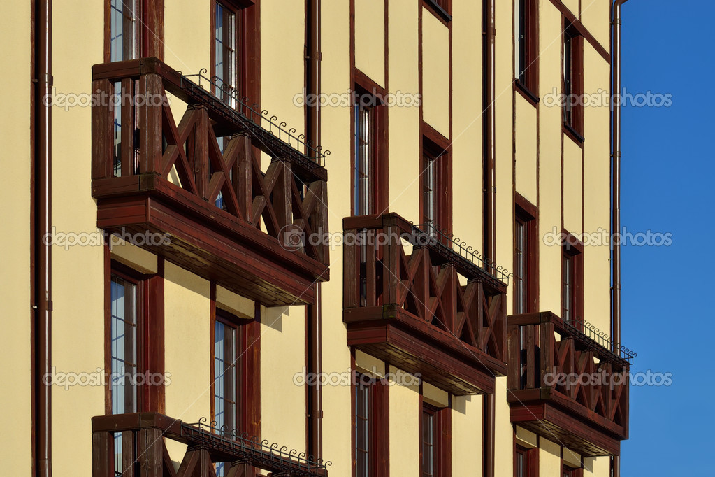 Houten franse balkons - stok foto svtdep #47947185.