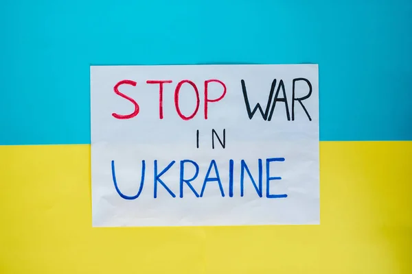 Állítsa Meg Háborút Ukrajnában Banner Felirattal Háttérben Sárga Kék Zászló — Stock Fotó