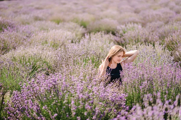 Beautiful Girl Dress Purple Lavender Field Beautiful Woman Walk Lavender — Stock Photo, Image