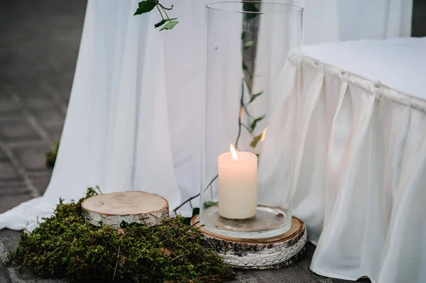 Mesa Cerimônia Casamento Decora Com Flores Velas Verdes Verdura Composições — Fotografia de Stock