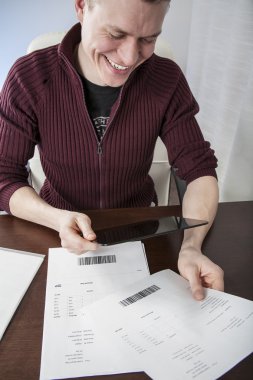 Paying bills internet clipart