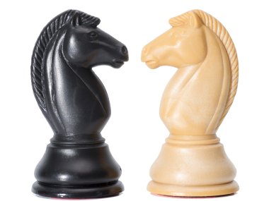 beyaz izole satranç figürleri